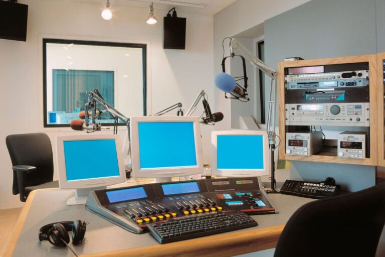 Rádio N16 avança com campanha de crowdfunding na plataforma Give-me